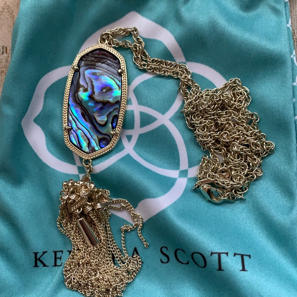 Kendra Scott necklace